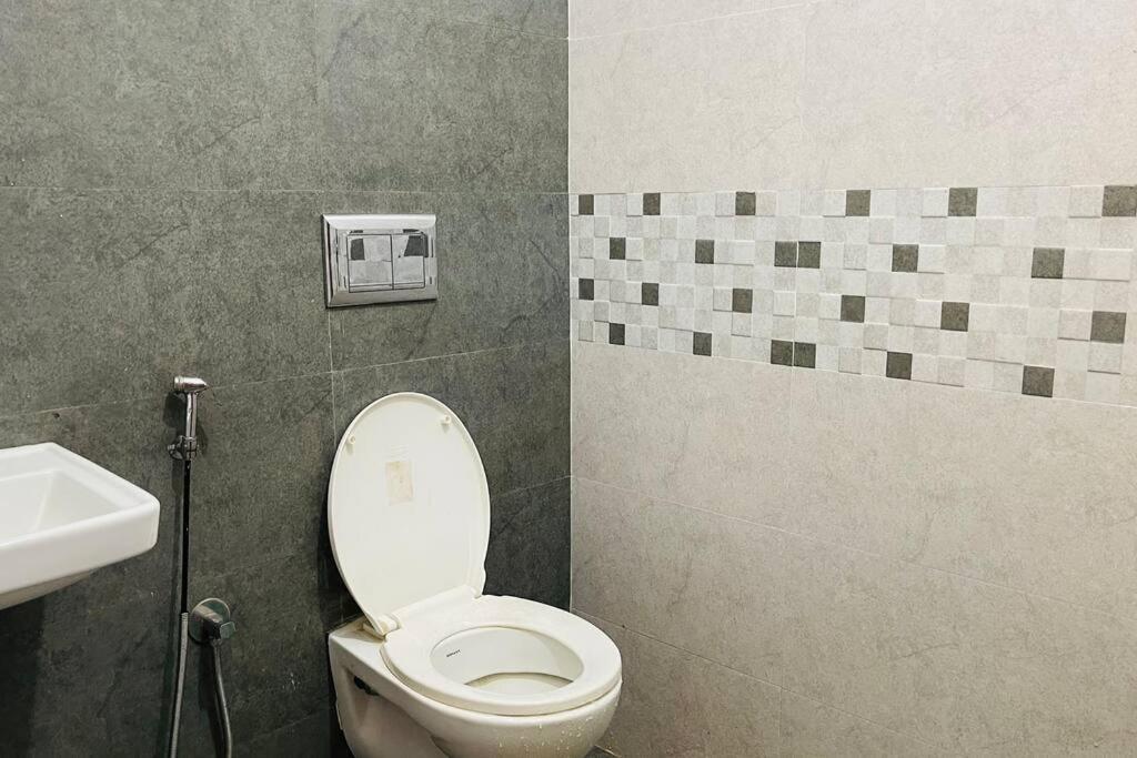Rajamandiram 3Bhk Ac Apartment In Trivandrum Central Thiruvananthapuram Kültér fotó